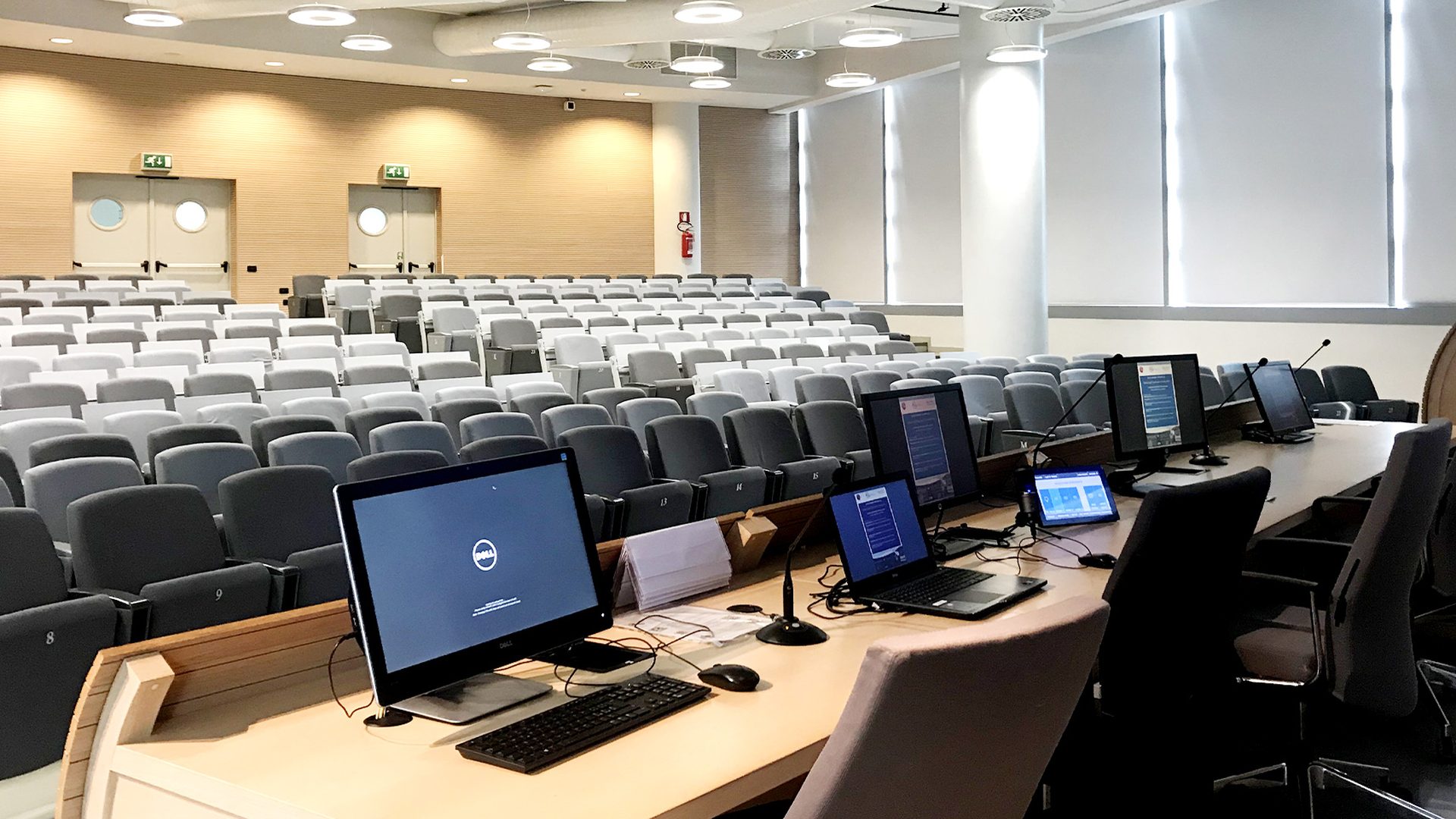I monitor della postazione relatori in un'aula dell'Università di Torino