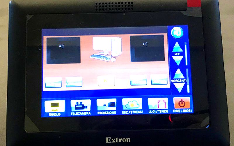 Il pannello di controllo touch delle aule dell'Università di Torino