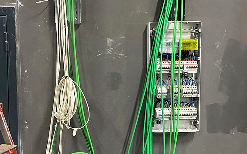 Assistenza e manutenzione — un lavoro reale Armonica