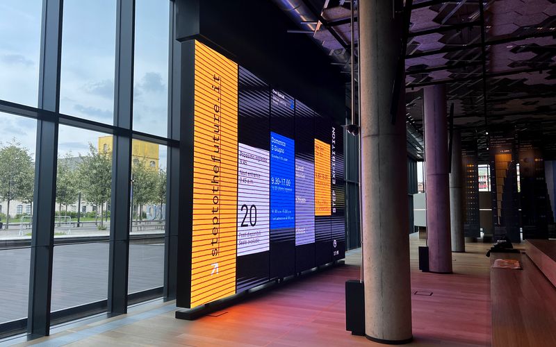 Il grande LED wall del Museo STEP di Milano