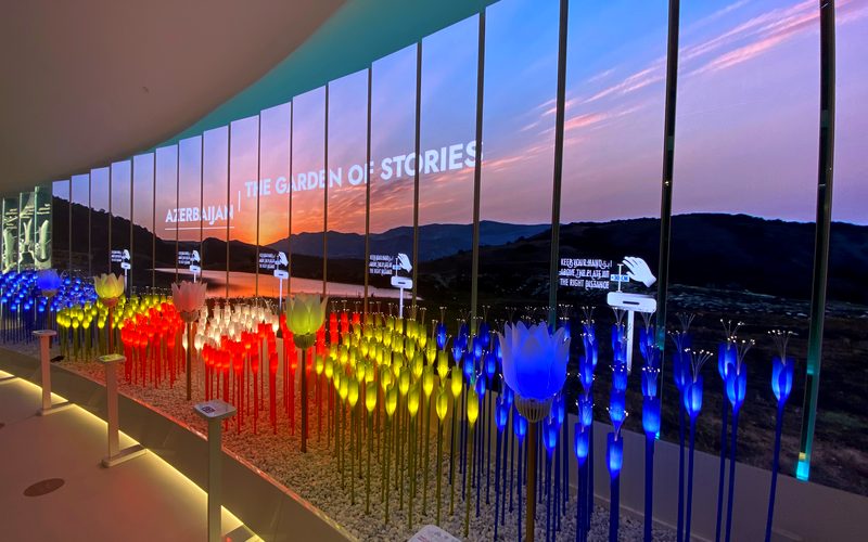 I tulipani interattivi del Garden of Stories al padiglione di Dubai Expo